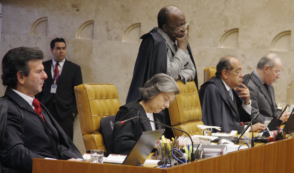 OAB publica nota em defesa de advogados da AP 470 (Foto: Gervásio Baptista/SCO/STF) OAB publica nota em defesa de advogados da AP 470
