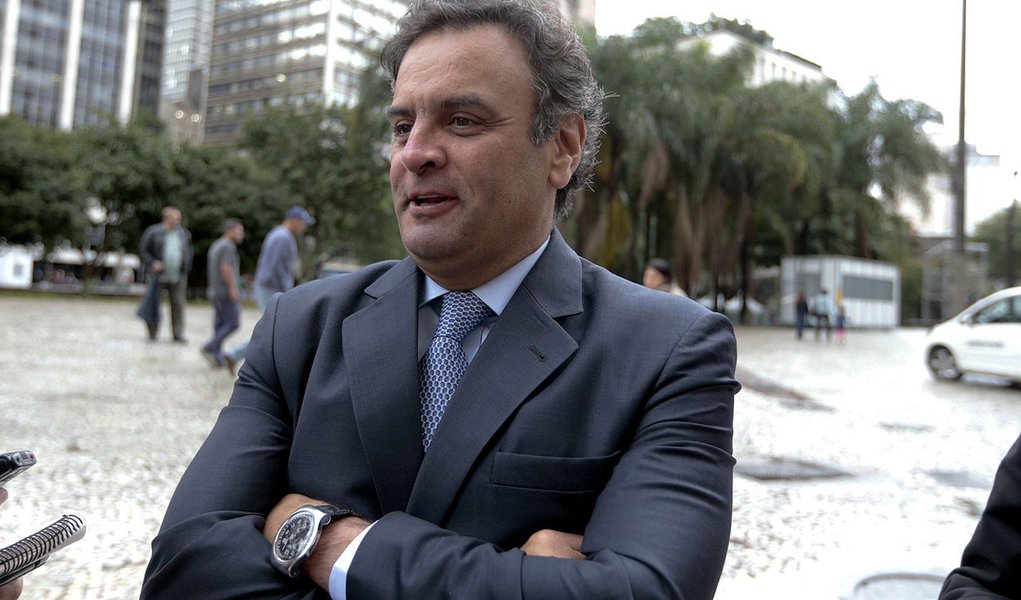Aécio vai trocar Zona Sul, do Rio, pela periferia Aécio vai trocar Zona Sul, do Rio, pela periferia