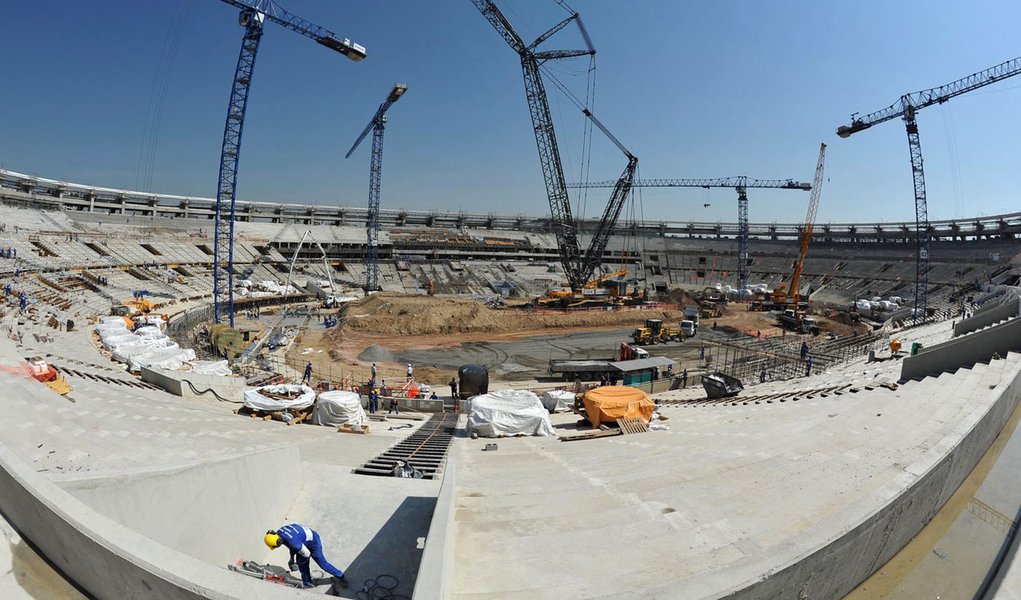 Fiscalização do TCU reduz em R$ 550 milhões custo de obras da Copa (Foto: (802) Bia Alves / Fotoarena) Fiscalização do TCU reduz em R$ 550 milhões custo de obras da Copa
