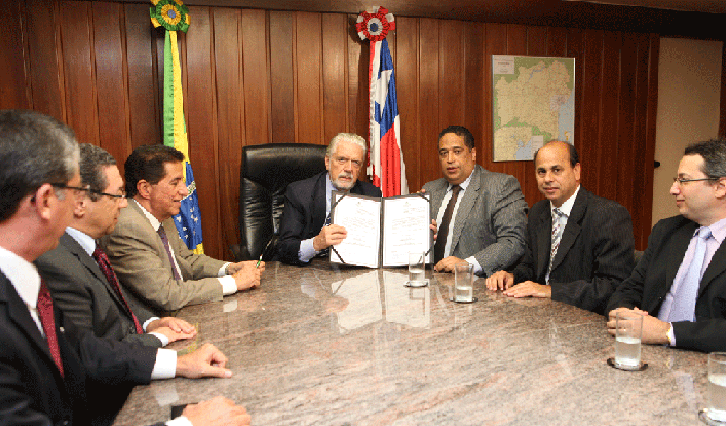 Wagner oficializa doação de 1.378 hectares à Universidade Federal do Recôncavo da Bahia (Foto: Manu Dias\ Secom) Wagner oficializa doação de 1.378 hectares à Universidade Federal do Recôncavo da Bahia