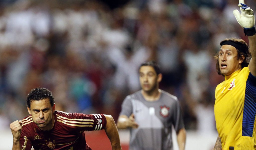 Flu marca no fim e empata com o Timão (Foto: RICARDO MORAES/Reuters) Flu marca no fim e empata com o Timão