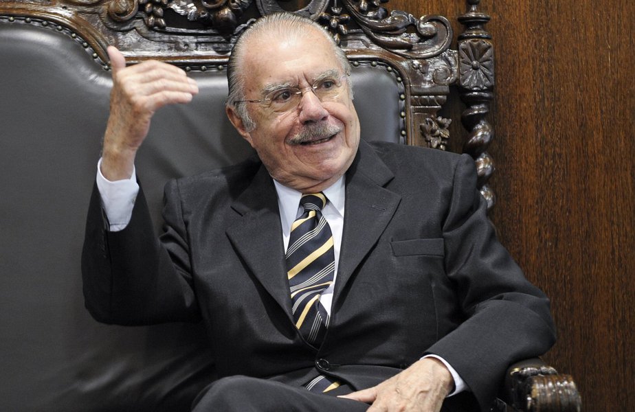 Sarney sugere engavetar a PEC 33 (Foto: Jane de Araújo) Sarney sugere engavetar a PEC 33