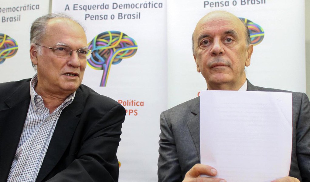 Freire cobra de Serra decisão sobre futuro (Foto: Andre Marques/FOLHAPRESS/16209) Freire cobra de Serra decisão sobre futuro