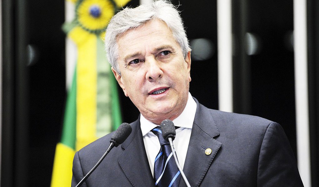 Collor vê ineditismo nas ruas (Foto: Pedro França) Collor vê ineditismo nas ruas