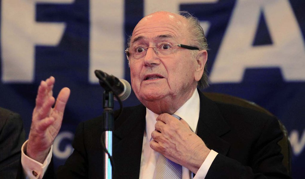 Blatter sugere que pode ficar na Fifa após mandato (Foto: ENRIQUE DE LA OSA) Blatter sugere que pode ficar na Fifa após mandato