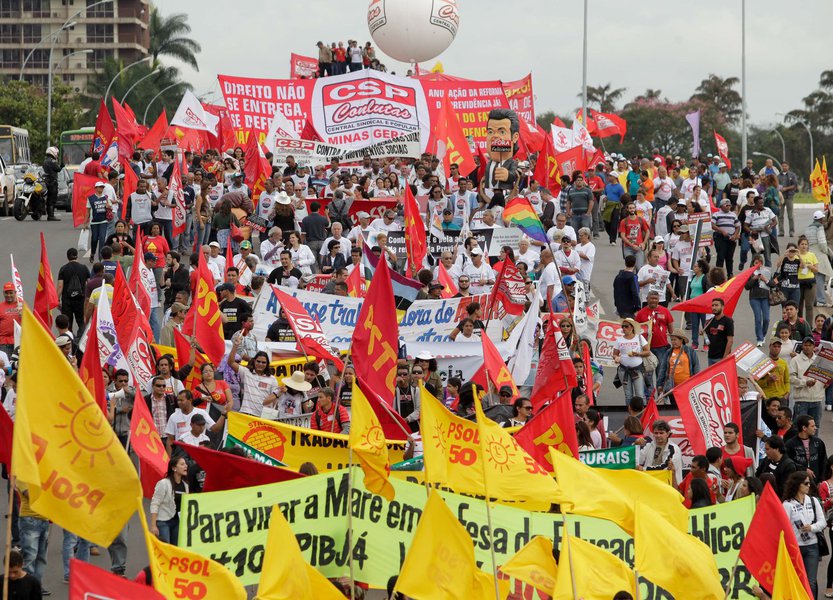 No Pará, movimentos sociais realizam ato contra violência no campo (Foto: Sergio Lima/Folhapress) No Pará, movimentos sociais realizam ato contra violência no campo