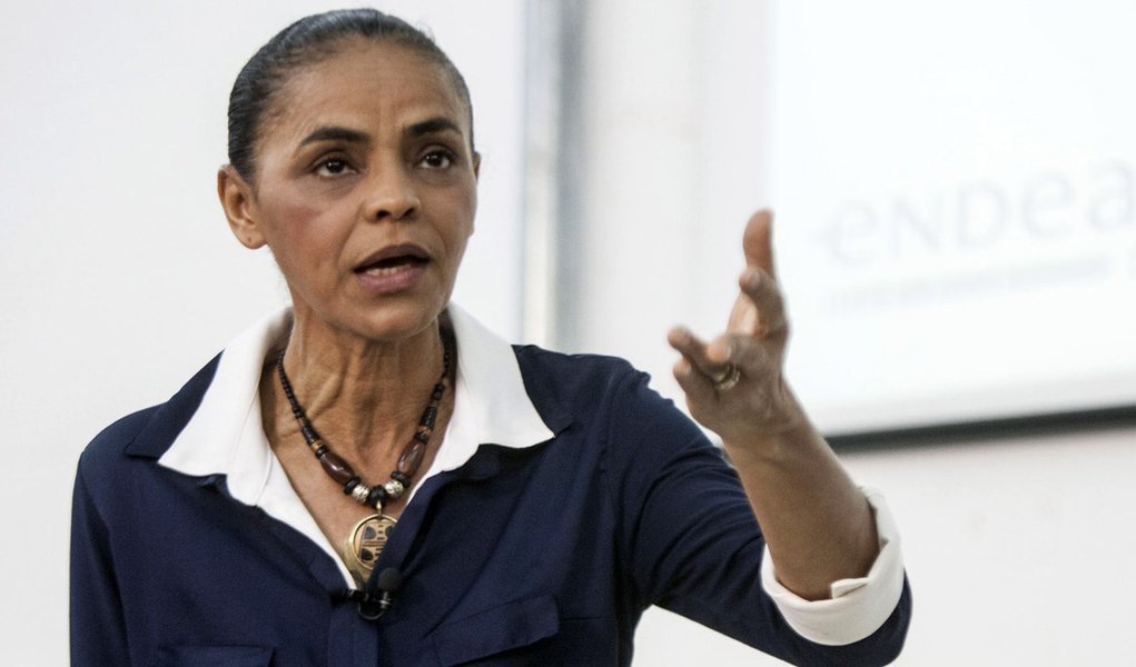 Candidata à Presidência da República pela Coligação Unidos pelo Brasil, Marina Silva cumpre agenda em São Paulo. Na foto Marina Silva durante bate papo com empreendedores na Escola São Paulo.
São Paulo
16/09/2014
Fotos Vagner Campos (Foto: Paulo Emílio) Candidata à Presidência da República pela Coligação Unidos pelo Brasil, Marina Silva cumpre agenda em São Paulo. Na foto Marina Silva durante bate papo com empreendedores na Escola São Paulo.
São Paulo
16/09/2014
Fotos Vagner Campos