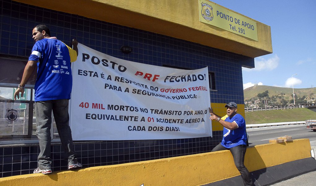 PRF também para em Pernambuco (Foto: Tânia Rêgo/ABr) PRF também para em Pernambuco