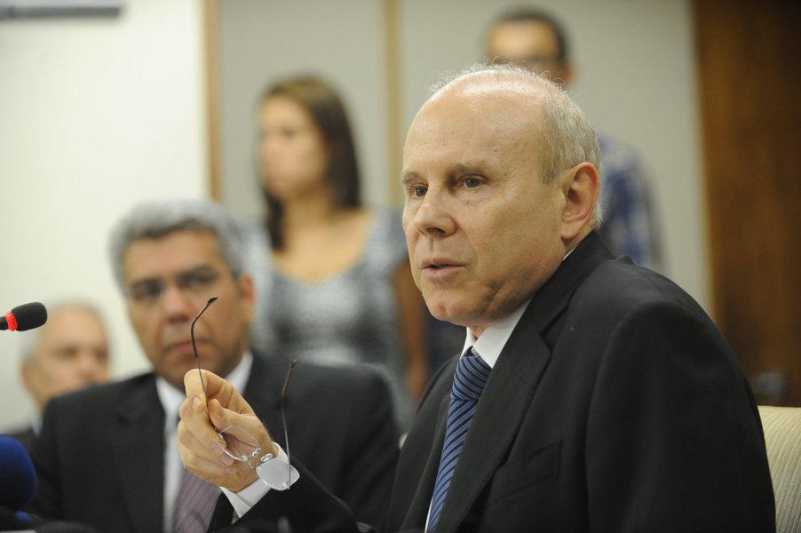 Fazenda reduz para 3% previsão de crescimento (Foto: José Cruz/ABr) Fazenda reduz para 3% previsão de crescimento