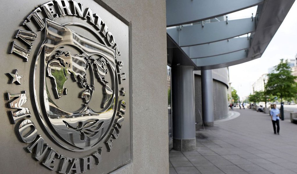 FMI reduz estimativa de crescimento global (Foto: Cliff Owen) FMI reduz estimativa de crescimento global