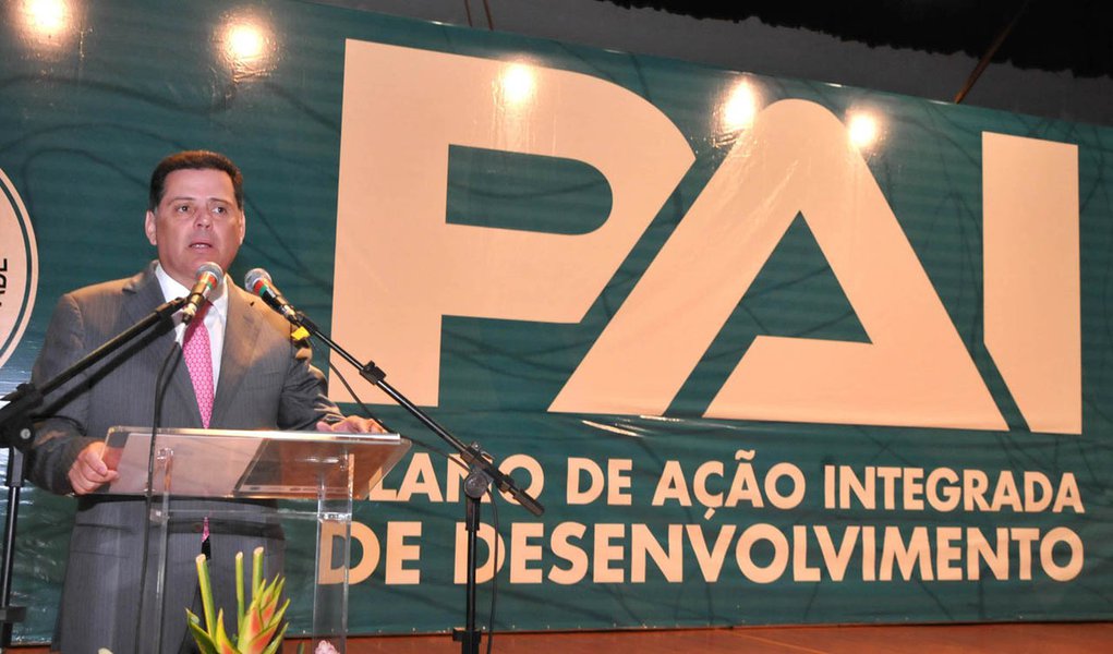 Perillo anuncia R$ 46 bi de investimentos em Goiás (Foto: Lailson Damásio) Perillo anuncia R$ 46 bi de investimentos em Goiás