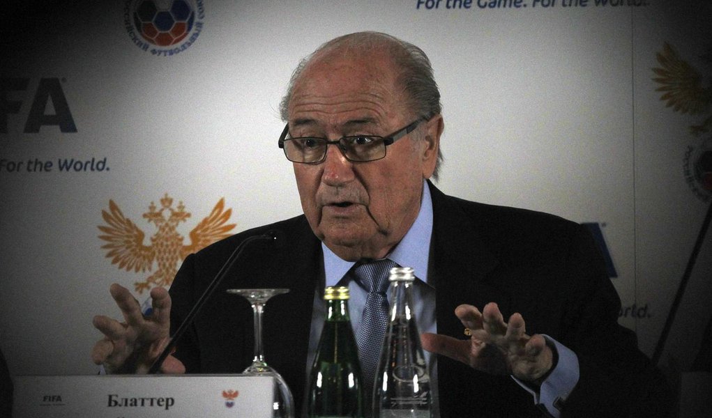 Blatter diz que pode concorrer de novo na Fifa (Foto: ALEXANDER DEMIANCHUK) Blatter diz que pode concorrer de novo na Fifa