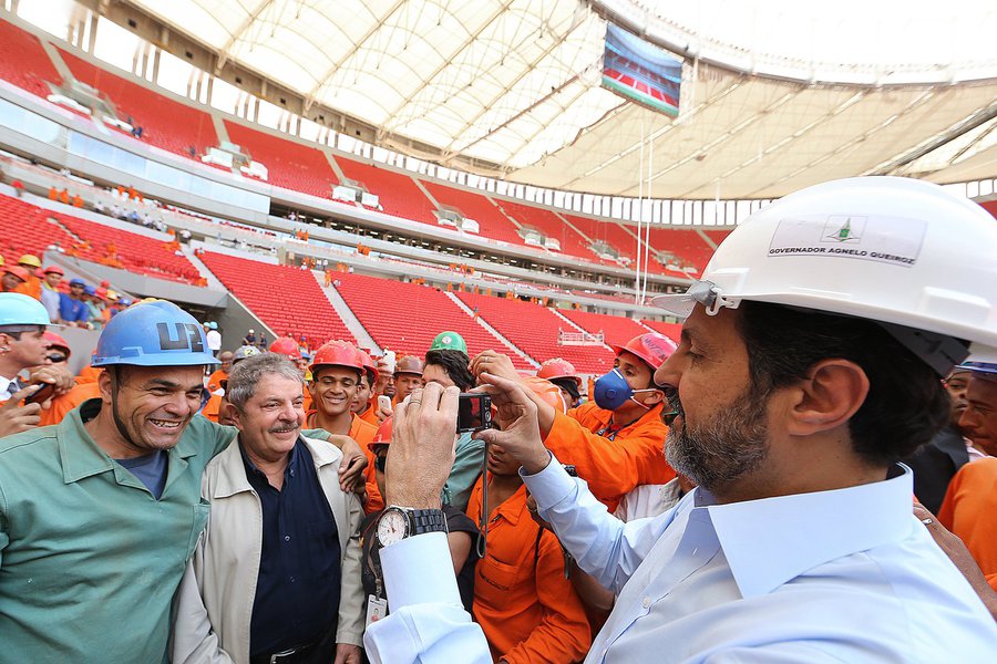 Agnelo e Lula visitam o estádio Mané Garrincha (Foto: Ricardo Stuckert) Agnelo e Lula visitam o estádio Mané Garrincha