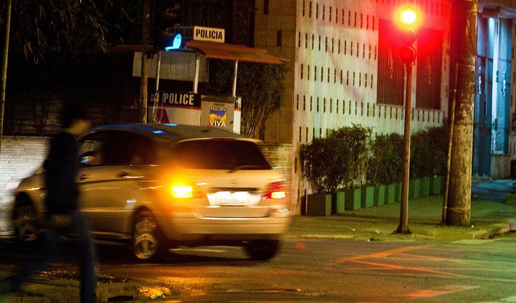 Maioria acha fácil desobedecer lei no Brasil (Foto: Eduardo Anizelli) Maioria acha fácil desobedecer lei no Brasil