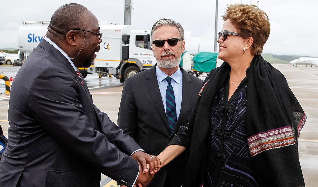 Dilma chega a Durban para a cúpula do Brics (Foto: Roberto Stuckert Filho) Dilma chega a Durban para a cúpula do Brics
