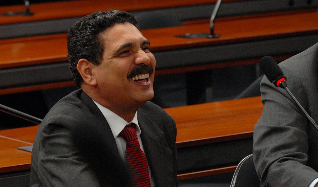 João Paulo denuncia "estrutura de golpe" João Paulo denuncia "estrutura de golpe"