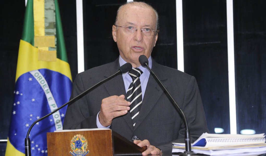 Valadares nega candidatura à presidência do Senado (Foto: Waldemir Barreto) Valadares nega candidatura à presidência do Senado