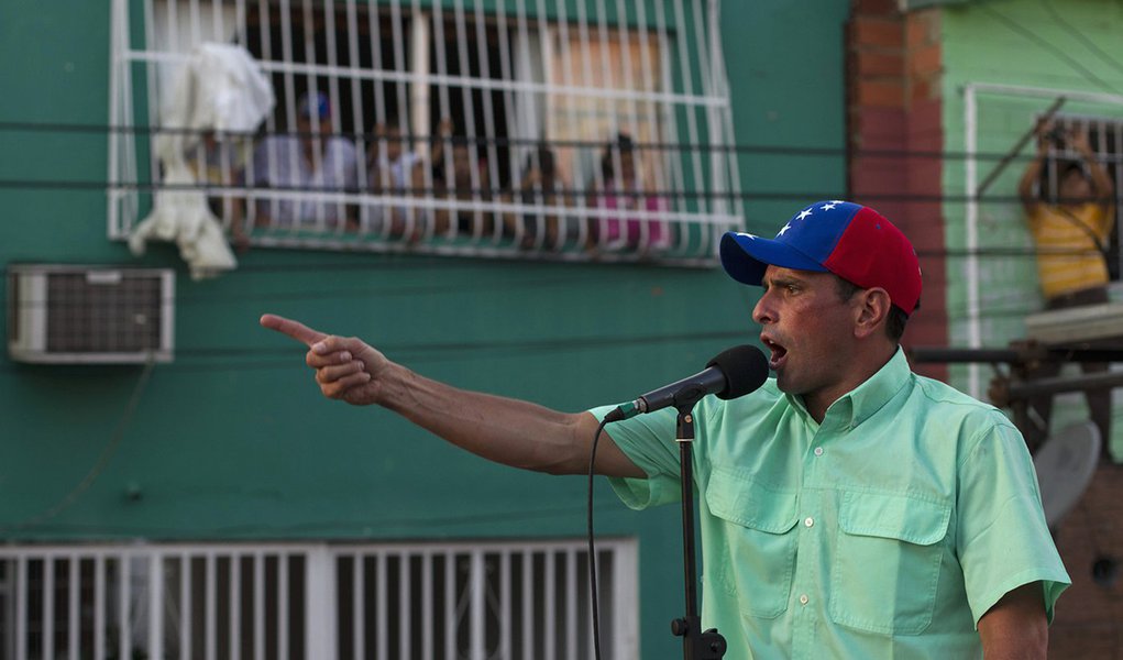 Capriles ironiza herdeiro de Chávez na Venezuela (Foto: Carlos Garcia Rawlins) Capriles ironiza herdeiro de Chávez na Venezuela