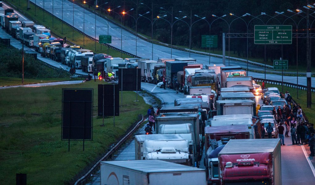 Crise de abastecimento pode levar a mais um golpe (Foto: Victor Moriyama) Crise de abastecimento pode levar a mais um golpe