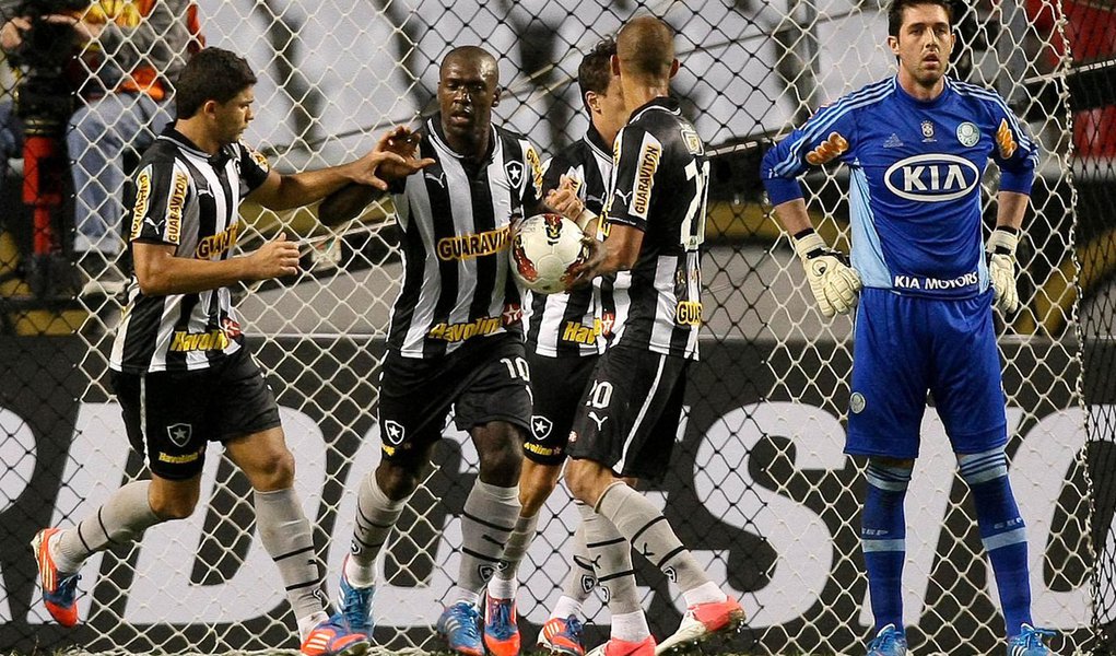 Palmeiras perde, mas avança na Copa Sul-Americana (Foto: Cesar Greco / Folhapress) Palmeiras perde, mas avança na Copa Sul-Americana