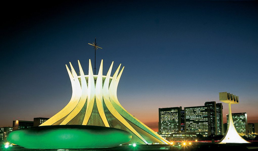 Catedral - Brasília
Cathedral - Brasilia
Catedral - Brasilia
(Foto: Leonardo Lucena) Catedral - Brasília
Cathedral - Brasilia
Catedral - Brasilia