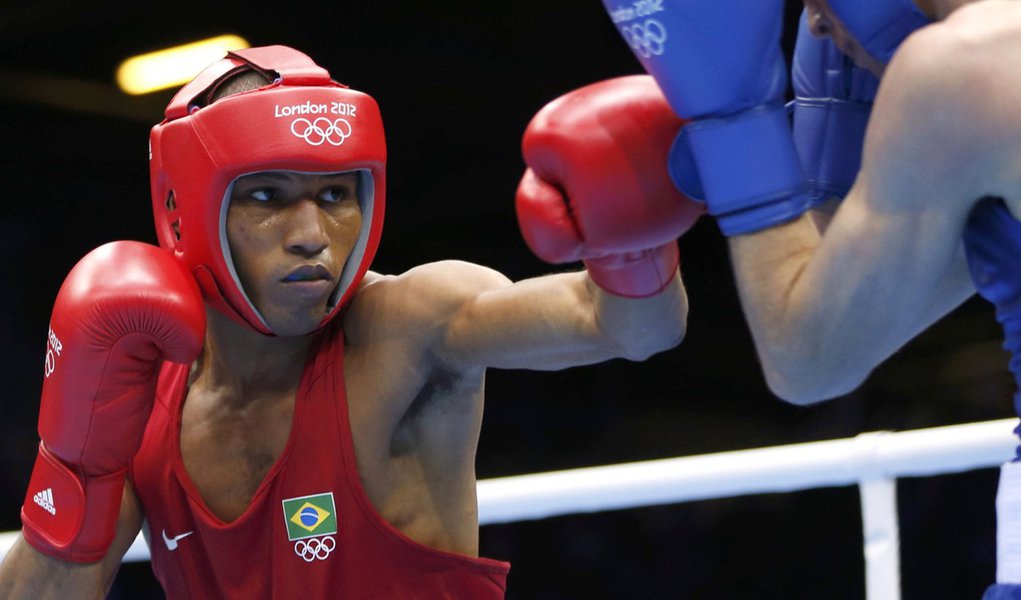 Boxeador denuncia fraude na arbitragem (Foto: Murad Sezer/REUTERS) Boxeador denuncia fraude na arbitragem