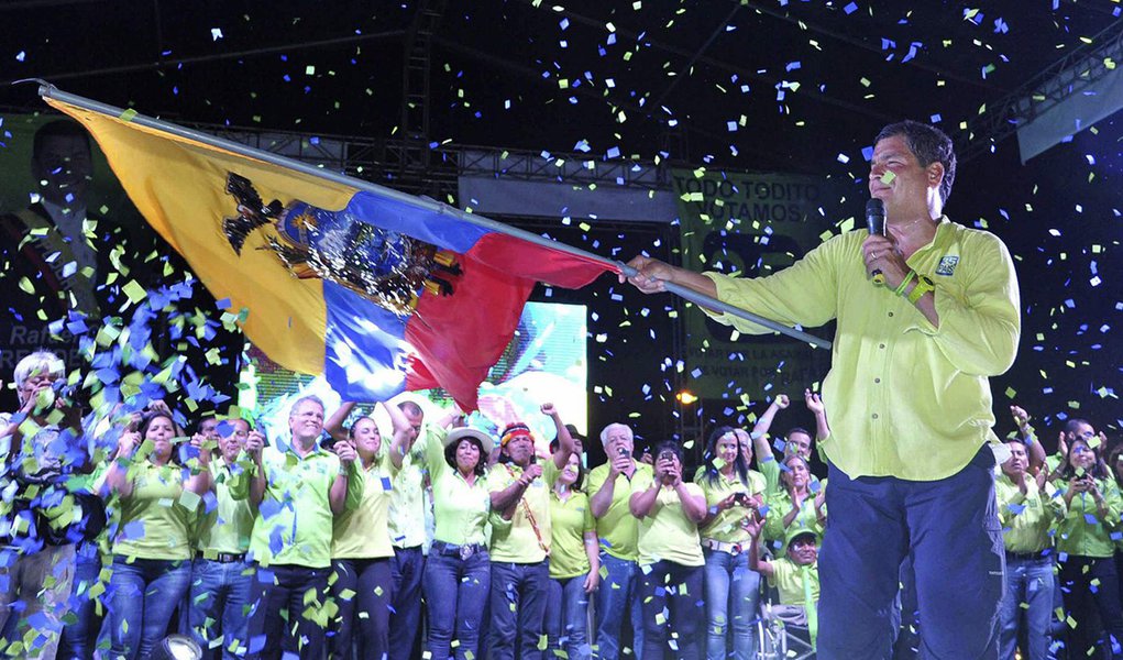 Rossi: referendo pode tirar Correa, o “Lula do Equador”, das próximas eleições (Foto: STRINGER) Rossi: referendo pode tirar Correa, o “Lula do Equador”, das próximas eleições