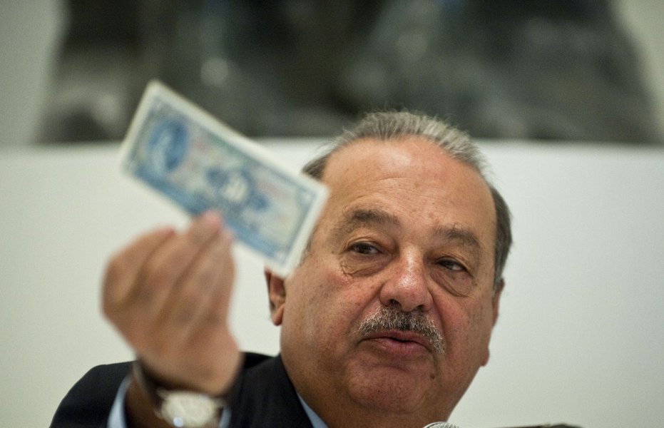 Embratel decide investir até R$ 2,2 bi na Claro (Foto: RONALDO SCHEMIDT) Embratel decide investir até R$ 2,2 bi na Claro
