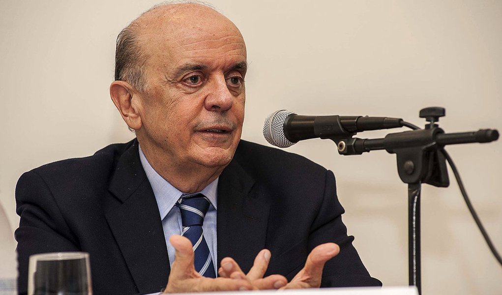 Partidos não garantem apoio a Serra em 2014 (Foto: Olicio Pelosi/FuturaPress/Futura) Partidos não garantem apoio a Serra em 2014