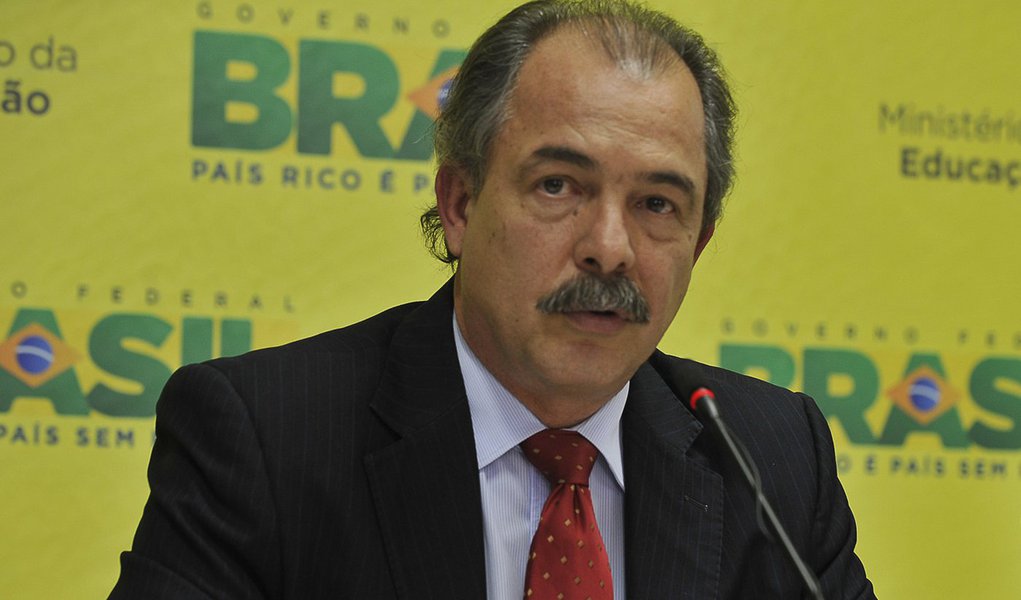 Governo fez seu papel sobre reforma política, diz Mercadante (Foto: Valter Campanato/ABr) Governo fez seu papel sobre reforma política, diz Mercadante