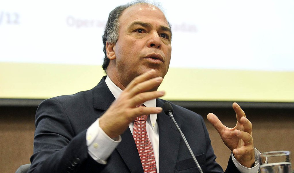 Brasília - O ministro da Integração Nacional, Fernando Bezerra Coelho, apresenta balanço das ações do Governo Federal de enfrentamento à estiagem no semiárido (Foto: Paulo Emílio) Brasília - O ministro da Integração Nacional, Fernando Bezerra Coelho, apresenta balanço das ações do Governo Federal de enfrentamento à estiagem no semiárido