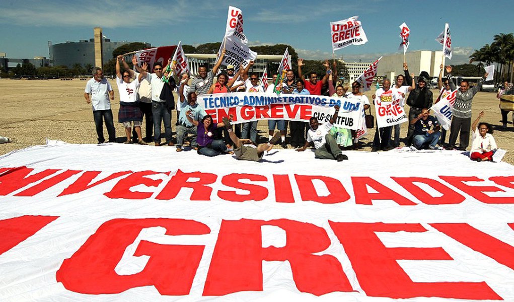 Professores fazem contraproposta ao governo (Foto: Divulgação) Professores fazem contraproposta ao governo