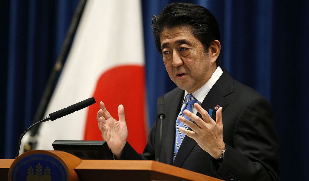 Primeiro-ministro do Japão, Shinzo Abe, durante coletiva de imprensa em Tóquio. 18/11/2014. REUTERS/Toru Hanai (Foto: Leonardo Attuch) Primeiro-ministro do Japão, Shinzo Abe, durante coletiva de imprensa em Tóquio. 18/11/2014. REUTERS/Toru Hanai