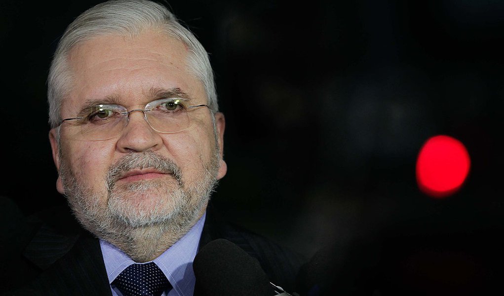 Gurgel quer devolver recursos da Ação Penal 470 antes do prazo (Foto: Sérgio Lima) Gurgel quer devolver recursos da Ação Penal 470 antes do prazo