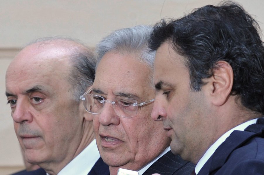 Aécio isola Serra e vai presidir o PSDB Aécio isola Serra e vai presidir o PSDB