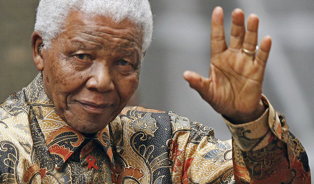 Há 28 anos, Mandela era libertado na África do Sul Há 28 anos, Mandela era libertado na África do Sul