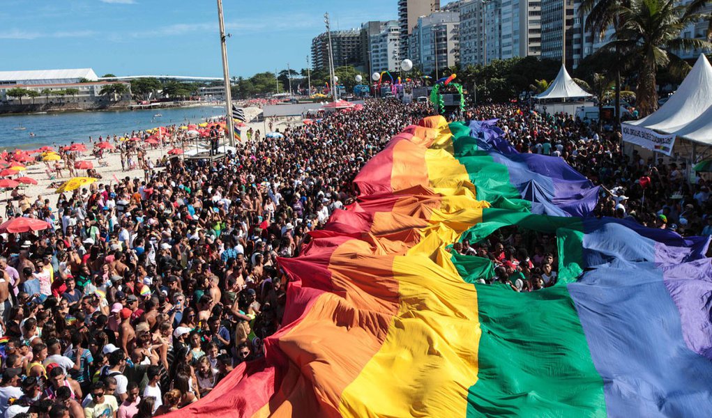 Ministério lança guia para atendimento de turistas LGBT (Foto: Vanessa Carvalho/Brazil Photo Press/Folhapress) Ministério lança guia para atendimento de turistas LGBT