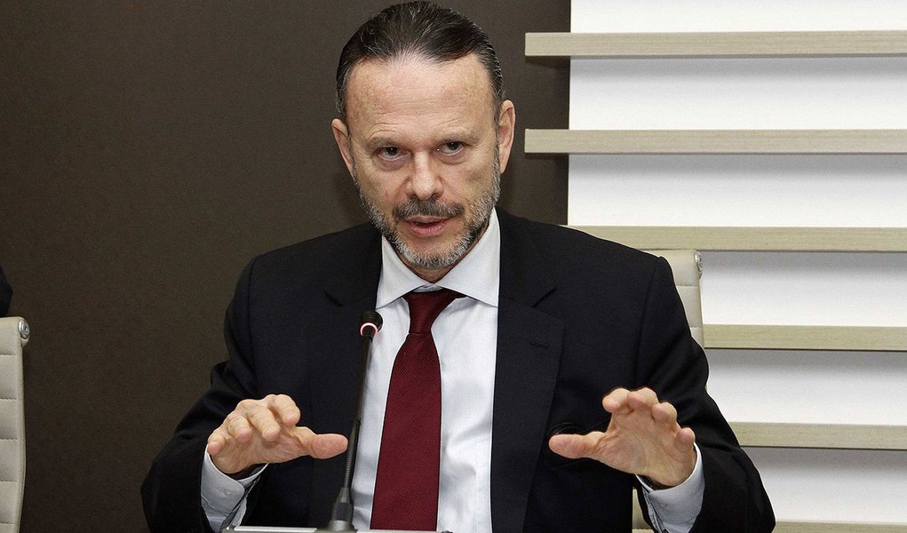 Coutinho fala de uma retomada em U da economia (Foto: Lola Oliveira) Coutinho fala de uma retomada em U da economia