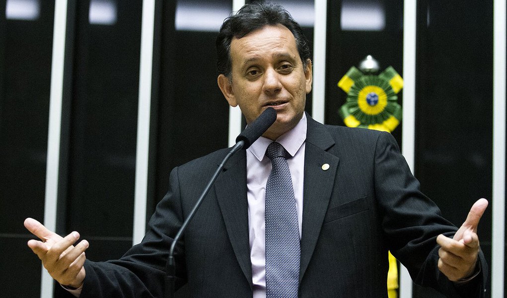Revogue-se a lei da Abolição! (Foto: Alexssandro Loyola) Revogue-se a lei da Abolição!