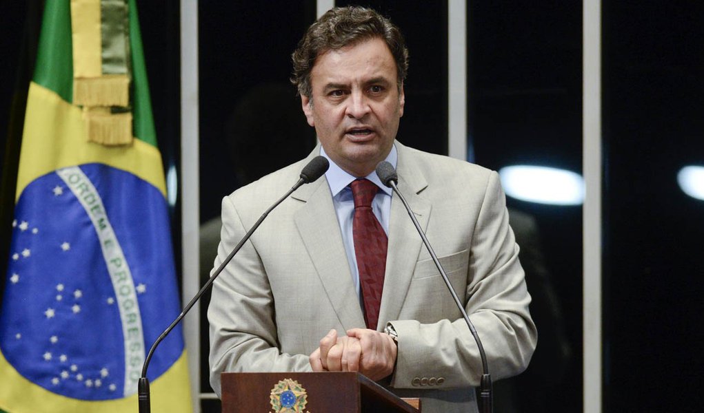 Aécio: aparelhamento partidário pode acabar com o Brasil (Foto: Cadu Gomes) Aécio: aparelhamento partidário pode acabar com o Brasil