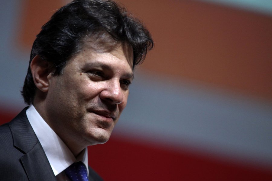 SP - DILMA/DISCURSO/EVENTO - ECONOMIA - O ministro da Educa��o, Fernando Haddad, durante a cerim�nia de premia��o "Os Brasileiros do Ano", promovida pela Editora Tr�s, no Credicard Hall, na zona sul de S�o Paulo, nesta ter�a-feira. 06/12/2011 - Fo (Foto: Renato Rovai) SP - DILMA/DISCURSO/EVENTO - ECONOMIA - O ministro da Educa��o, Fernando Haddad, durante a cerim�nia de premia��o "Os Brasileiros do Ano", promovida pela Editora Tr�s, no Credicard Hall, na zona sul de S�o Paulo, nesta ter�a-feira. 06/12/2011 - Fo