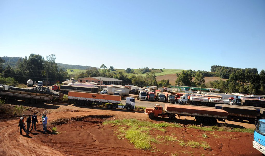 Rio Grande do Sul teve 35 bloqueios em 7 rodovias Rio Grande do Sul teve 35 bloqueios em 7 rodovias