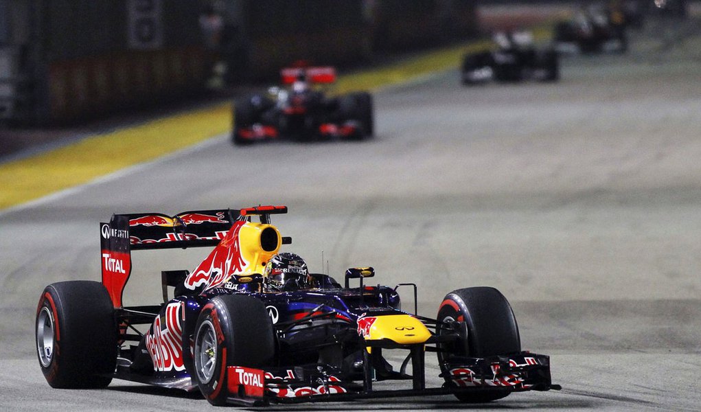 Vettel é pole nos EUA (Foto: MICHAEL CARONNA) Vettel é pole nos EUA