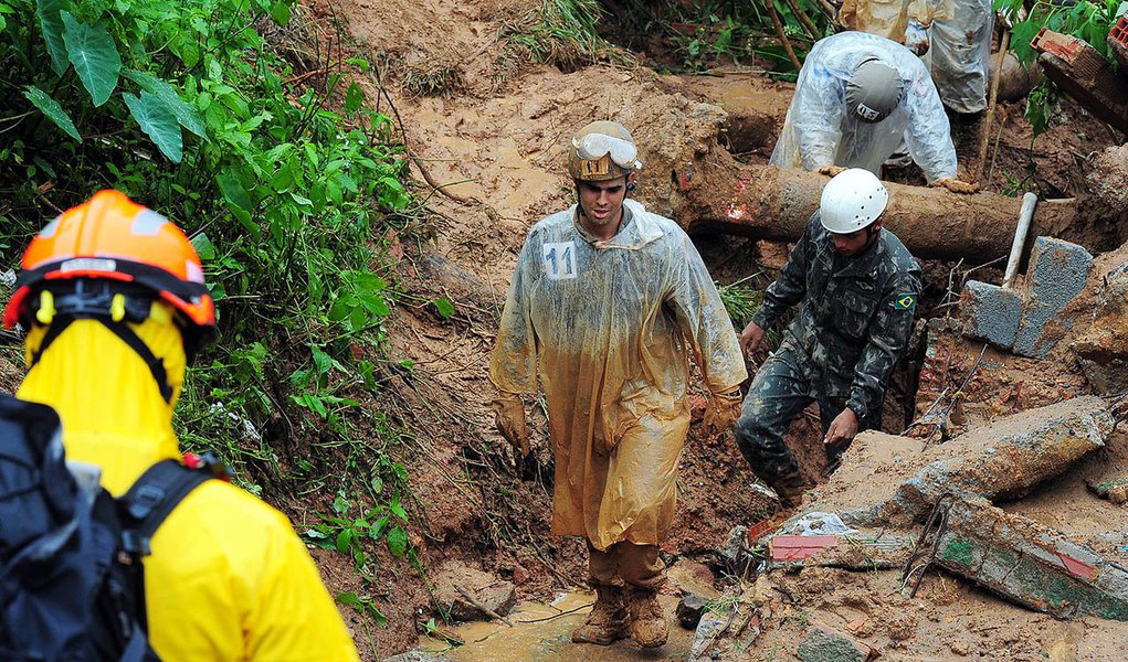 Desastres naturais aumentam e migração interna se torna um problema (Foto: Luiz Roberto Lima/Futura Press/F) Desastres naturais aumentam e migração interna se torna um problema