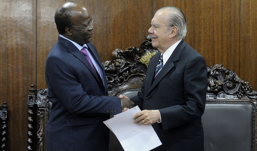 Sarney já trata Barbosa como candidato (Foto: WILSON DIAS-ABR) Sarney já trata Barbosa como candidato