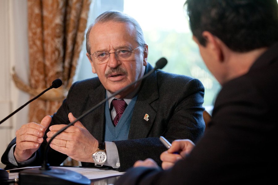 Tarso: Estado já começou a atender reivindicações (Foto: Pedro Revillion ) Tarso: Estado já começou a atender reivindicações