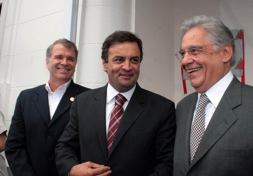 O governador A�cio Neves inaugurou, nesta segunda-feira (14/09), em S�o Paulo, o Espa�o Minas Gerais. Instalado em um casar�o da d�cada de 30, na rua Minas Gerais, em Higien�polis, o espa�o ser� um centro de refer�ncia para empresas e executivos do pa�s e (Foto: Leonardo Attuch) O governador A�cio Neves inaugurou, nesta segunda-feira (14/09), em S�o Paulo, o Espa�o Minas Gerais. Instalado em um casar�o da d�cada de 30, na rua Minas Gerais, em Higien�polis, o espa�o ser� um centro de refer�ncia para empresas e executivos do pa�s e