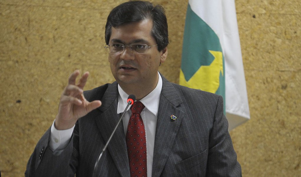 Brasília - O ministro do Turismo, Gastão Vieira, e o presidente da Embratur, Flávio Dino, apresentam os resultados da pesquisa Caracterização e Dimensionamento do Turismo Internacional no Brasil (Foto: Leonardo Lucena) Brasília - O ministro do Turismo, Gastão Vieira, e o presidente da Embratur, Flávio Dino, apresentam os resultados da pesquisa Caracterização e Dimensionamento do Turismo Internacional no Brasil