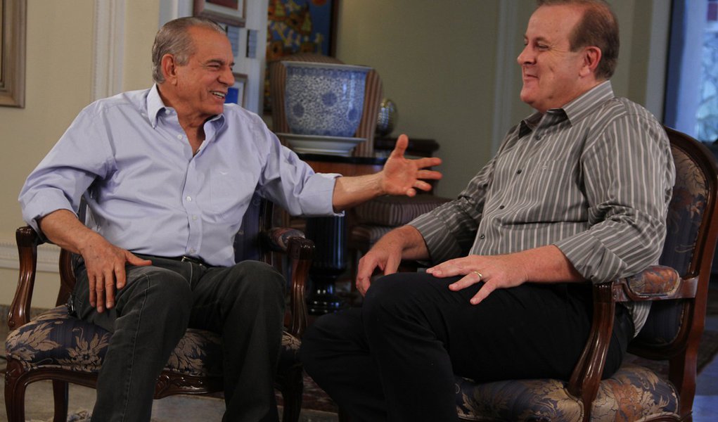 Paulo faz crítica indireta a Iris no programa de TV (Foto: Thiago Dahas/ Divulgação) Paulo faz crítica indireta a Iris no programa de TV