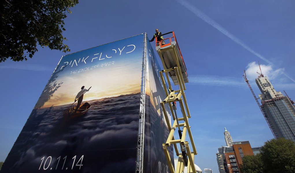 Propaganda para novo álbum do Pink Floyd, "The Endless River", é instalada em Londres. 22/09/2014 REUTERS/Luke MacGregor (Foto: Leonardo Attuch) Propaganda para novo álbum do Pink Floyd, "The Endless River", é instalada em Londres. 22/09/2014 REUTERS/Luke MacGregor